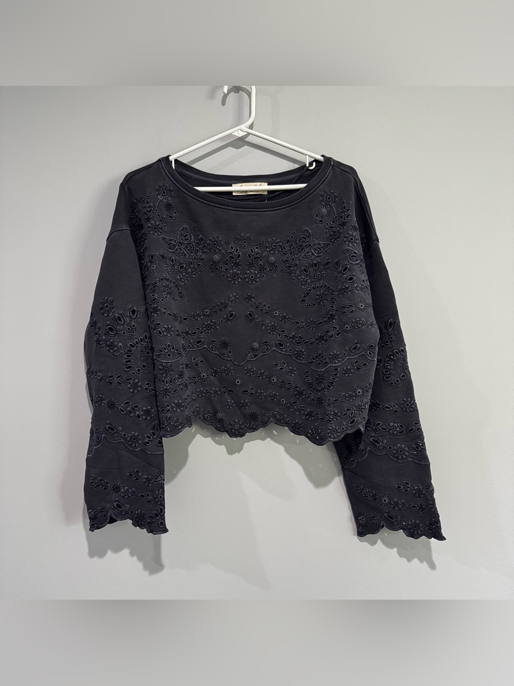 NWT Free People Iris embroidered sweatshirt